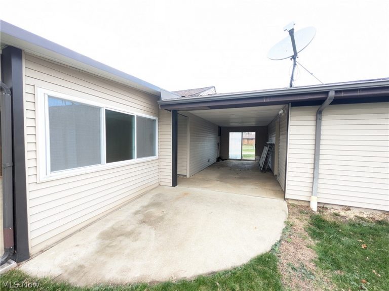 10769 Akins Road, North Royalton, OH - Photo 8