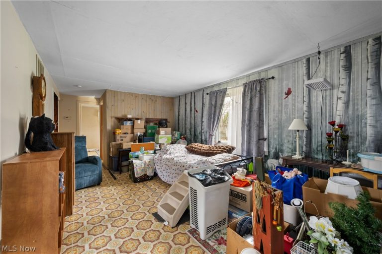 1726 Knox Boulevard, Akron, OH - Photo 4