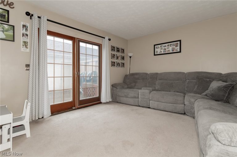 8210 Deepwood Boulevard #11-5, Mentor, OH - Photo 4