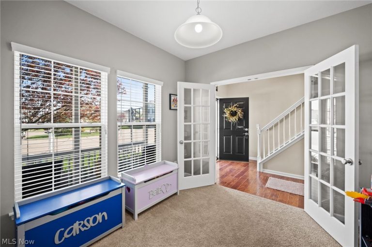 38410 Loman Court, North Ridgeville, OH - Photo 6