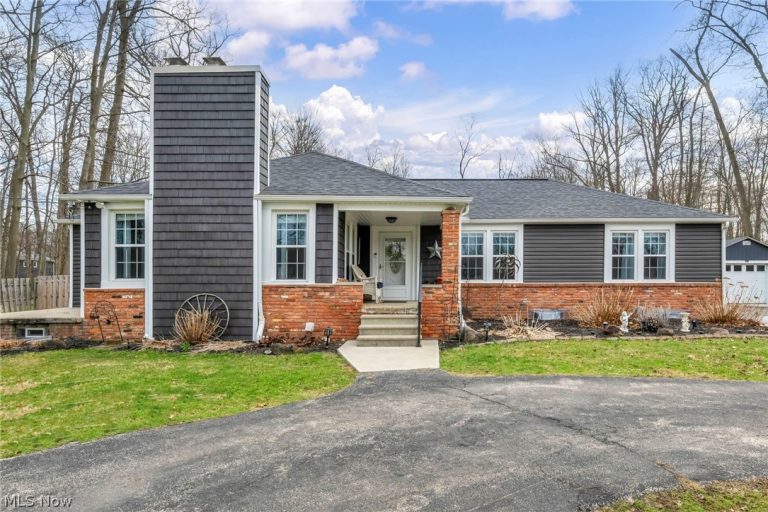9753 Prospect Road, Strongsville, OH - Photo 2