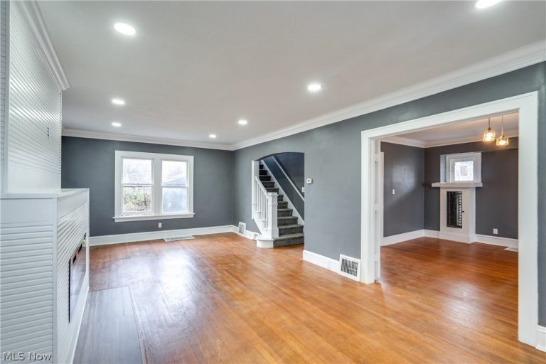 10218 Joan Avenue, Cleveland, OH - Photo 8