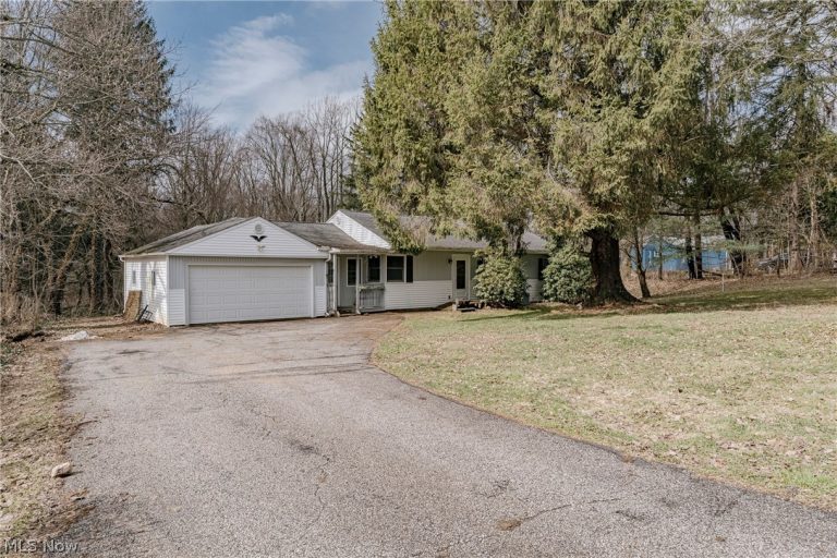 17446 Snyder Road, Chagrin Falls, OH, 44023