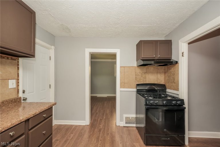 3500 95th Street, Cleveland, OH - Photo 5