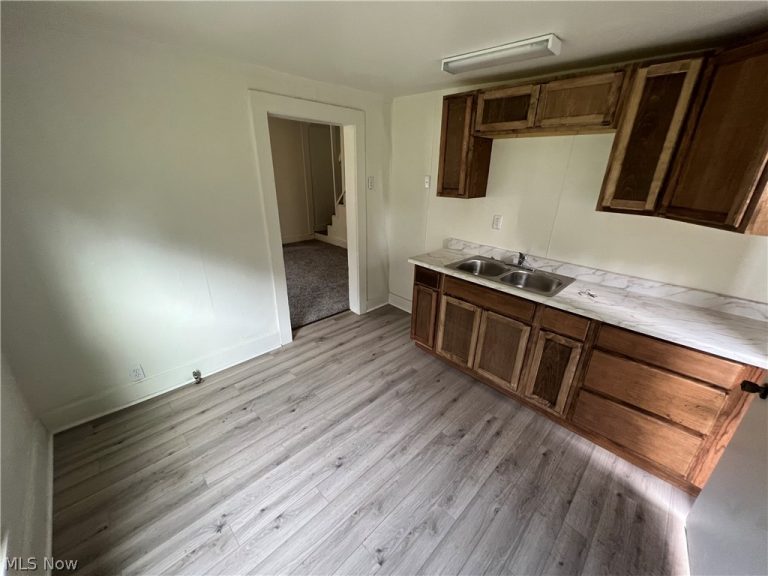 230 Van Buren Street, Zanesville, OH - Photo 5