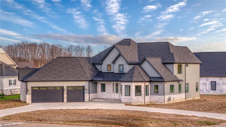 405 Club Drive, Aurora, OH - Photo 4