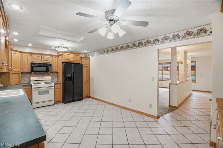 1443 Harris Highway, Parkersburg, WV - Photo 8