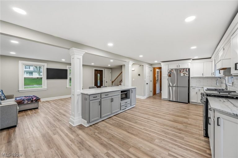 101 Creston Drive, Boardman, OH - Photo 8