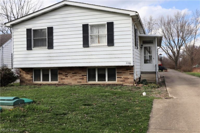5580 Charleston Road, Newton Falls, OH - Photo 2