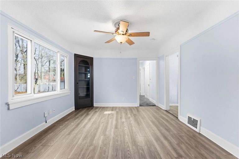 876 Eloise Drive, Cleveland Heights, OH - Photo 8