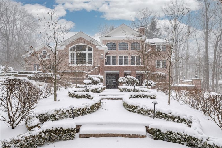 2140 County Line Road, Gates Mills, OH - Photo 2