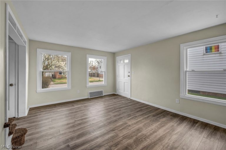 14215 Tuckahoe Avenue, Cleveland, OH - Photo 8