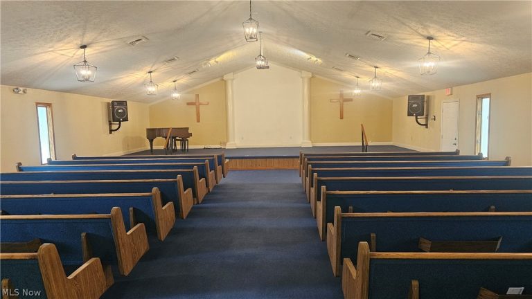 48443 Russia Road, Amherst, OH - Photo 5