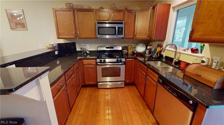 1454 105th Street, Cleveland, OH - Photo 4