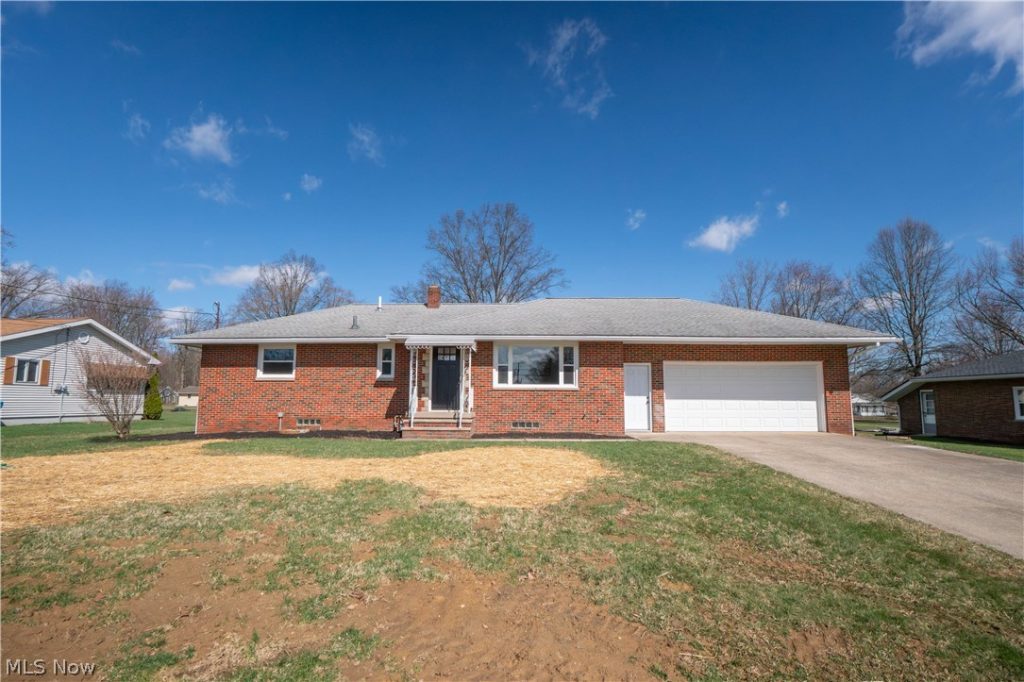 781 Leeman Drive, New Franklin, OH