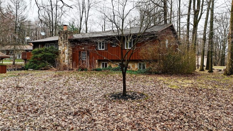 8840 Peck Road, Ravenna, OH - Photo 2