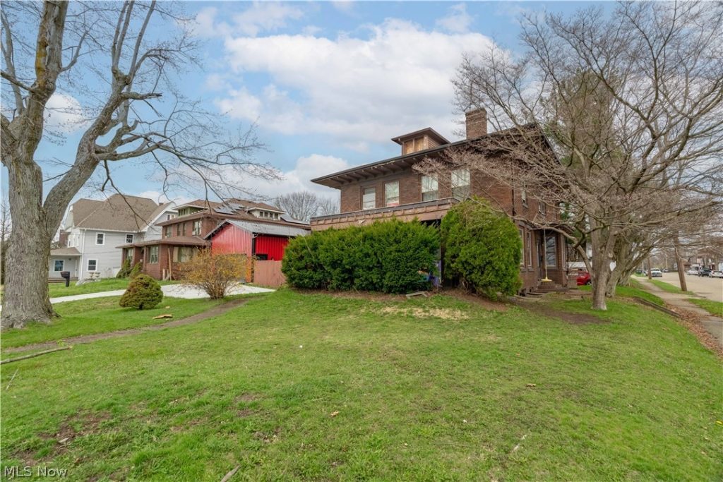 528 Lincoln Way, Massillon, OH