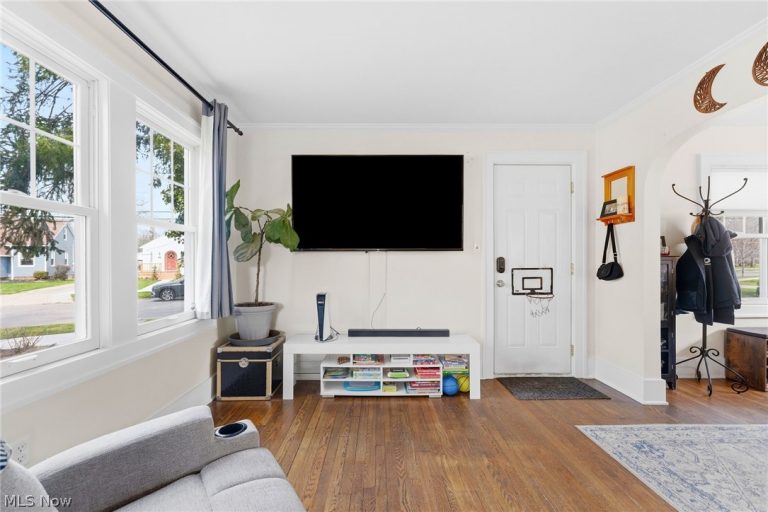 143 Baker Street, Berea, OH - Photo 8