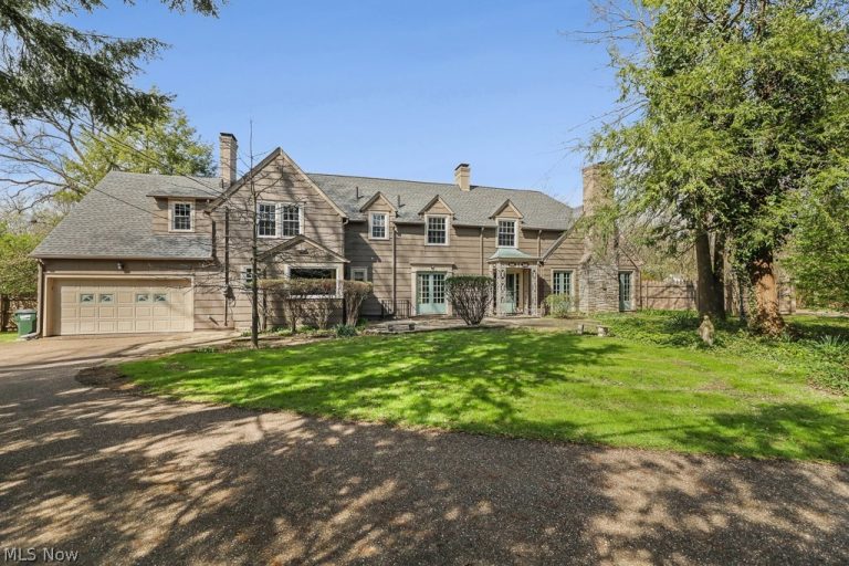 1134 Glamorgan Street, Alliance, OH - Photo 2