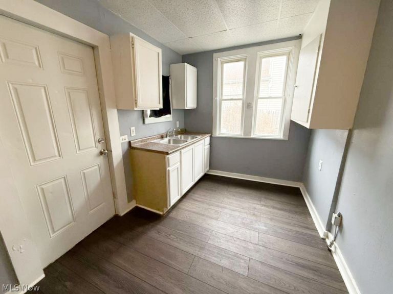 3206 50th Street, Cleveland, OH - Photo 3