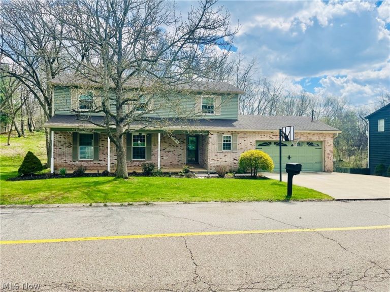 207 N Hills DR, Parkersburg, WV - Photo 3