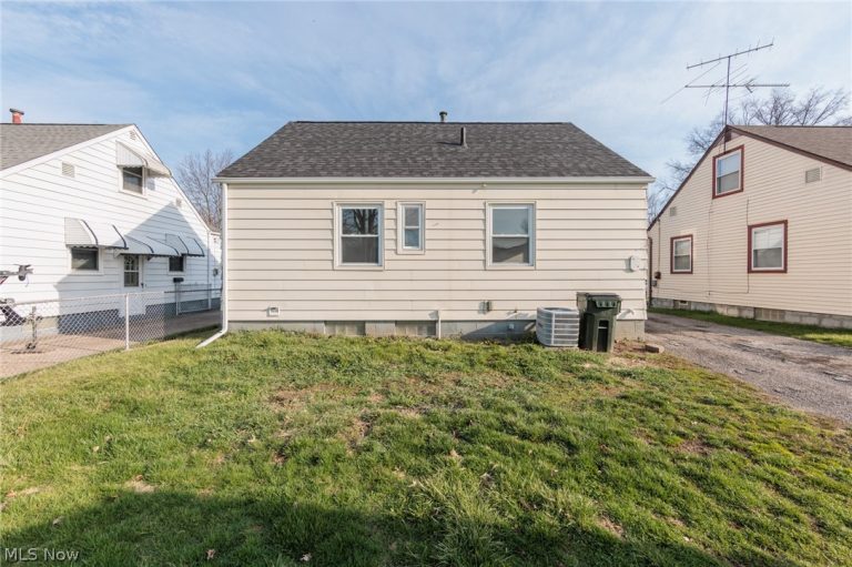 609 Princeton Avenue, Elyria, OH - Photo 8