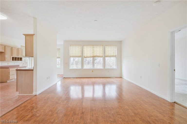 1908 Pembrooke Lane, Avon, OH - Photo 8