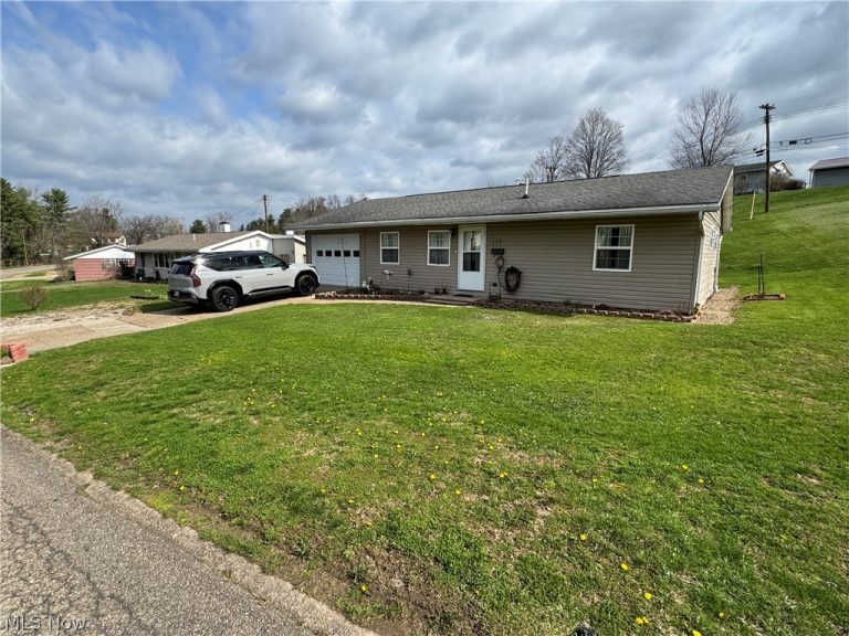 110 Andover Road, Woodsfield, OH - Photo 3