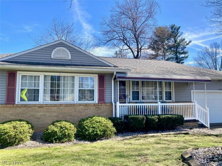 2305 Schenley Avenue, Youngstown, OH - Photo 2