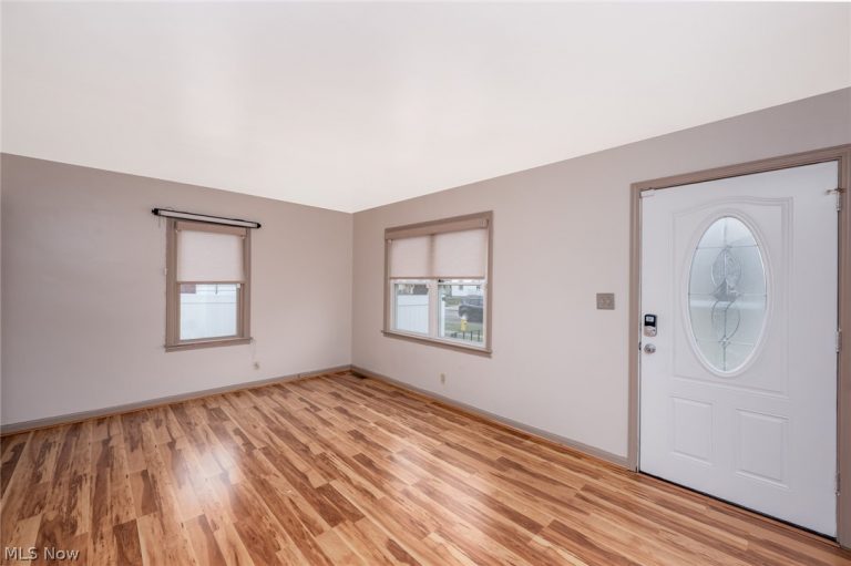 942 Archwood Avenue, Akron, OH - Photo 6