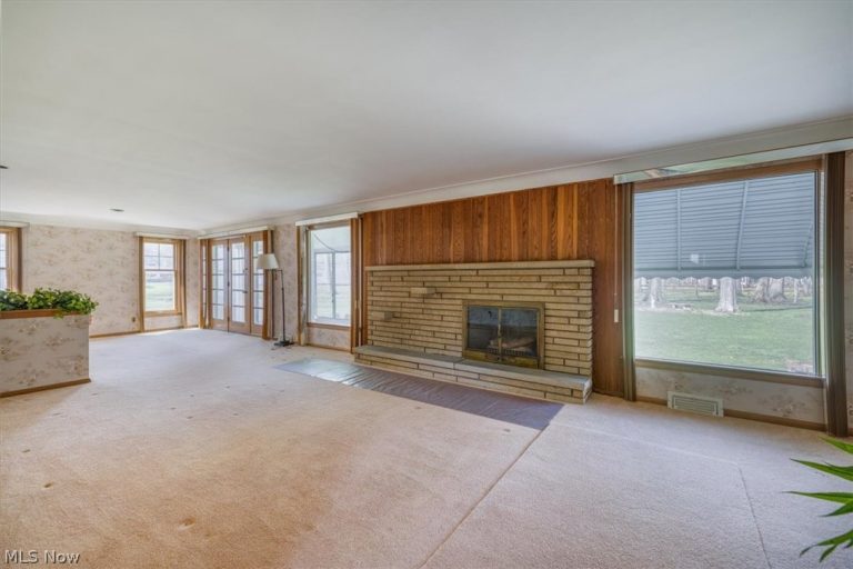 2142 Waynoka Road, Euclid, OH - Photo 4