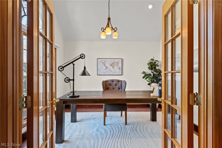 34540 Seminole Way, Solon, OH - Photo 3