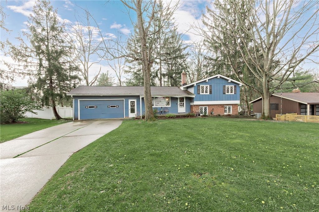 2526 Harris Road, Broadview Heights, OH