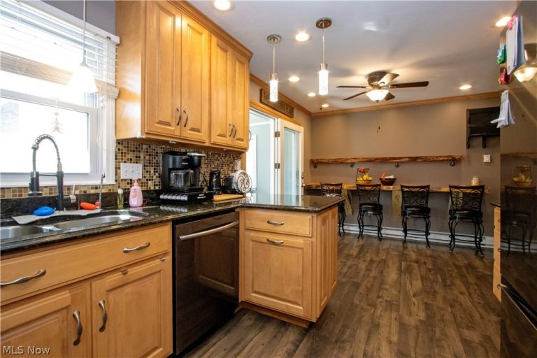 4990 Chippewa Road, Medina, OH - Photo 6