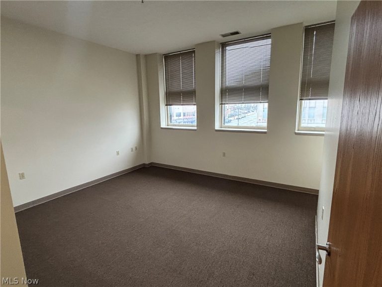 59 Lincoln Way #304, Massillon, OH - Photo 2