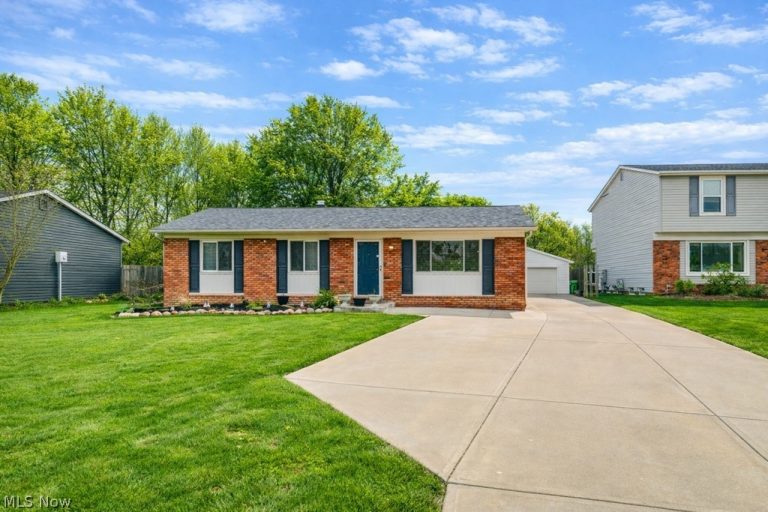 652 Saint Lawrence Boulevard, Eastlake, OH - Photo 2