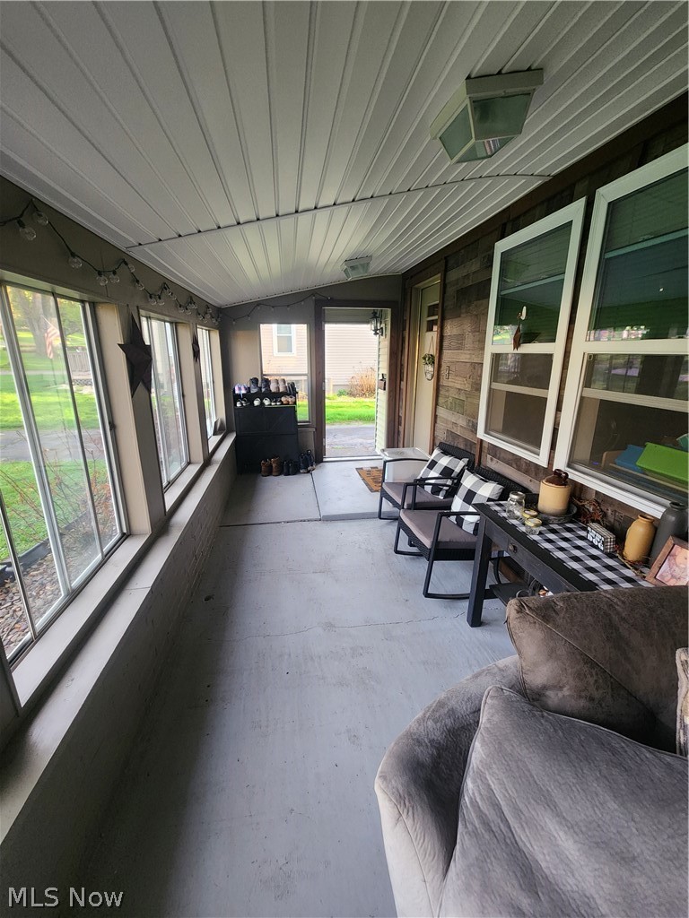 7352 Westview Drive, Youngstown, OH - Photo 5