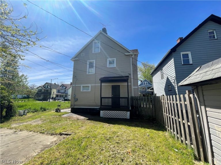 14101 Strathmore Avenue, East Cleveland, OH - Photo 3