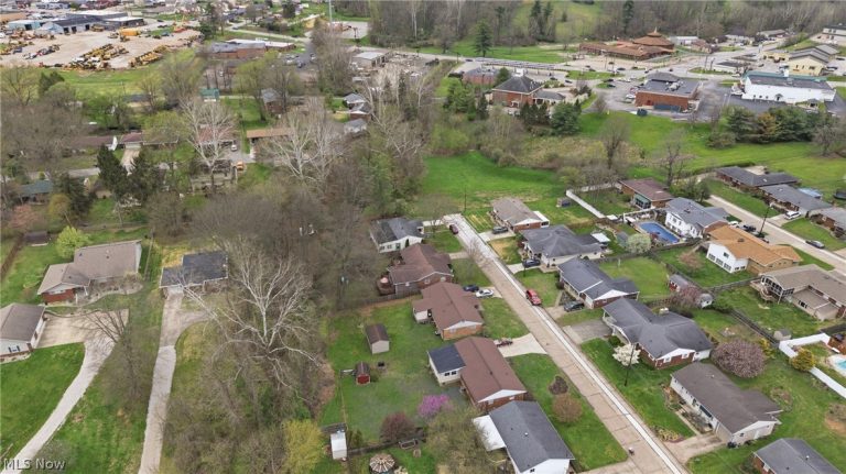 1902 42nd Street, Parkersburg, WV - Photo 6