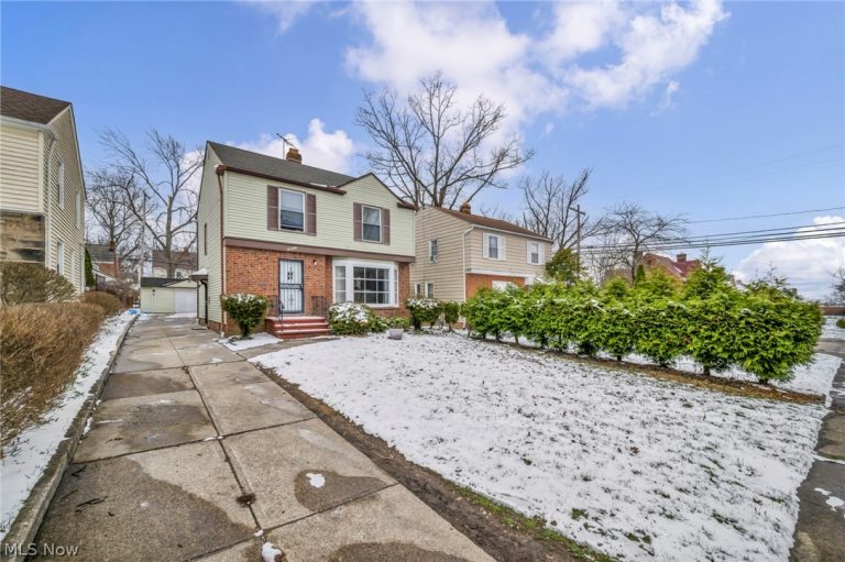 16908 Throckley Avenue, Cleveland, OH - Photo 4