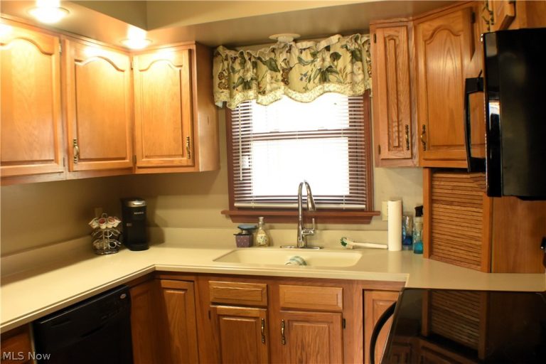 1003 Eppley Avenue, Zanesville, OH - Photo 6