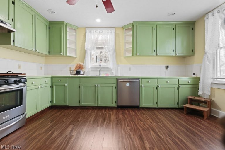 2145 Cherry Avenue, Alliance, OH - Photo 6