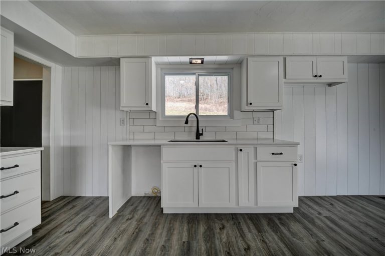 3265 Yorkview Road, New Philadelphia, OH - Photo 8