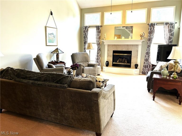 15220 Chestnut Oak Lane, Strongsville, OH - Photo 4