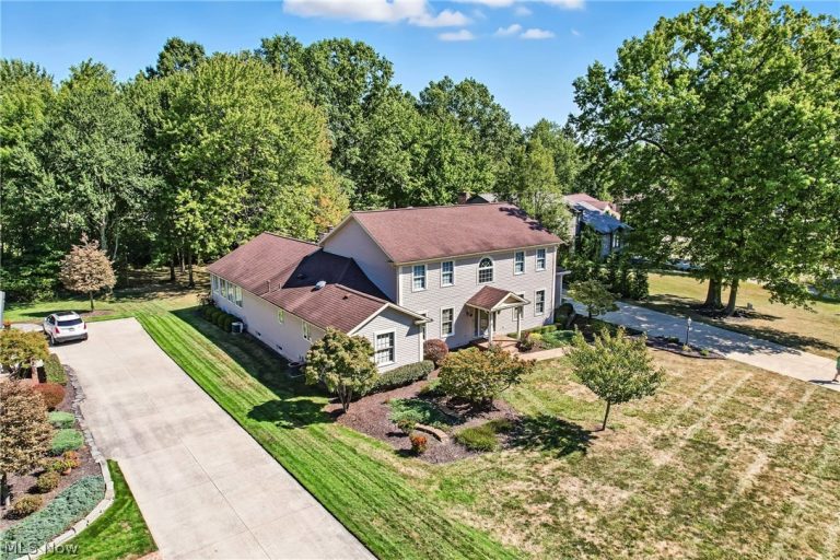 3682 Sperone Drive, Canfield, OH - Photo 2