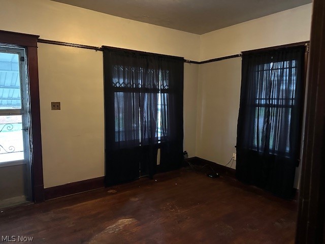 127 Oxford Street, Campbell, OH - Photo 4