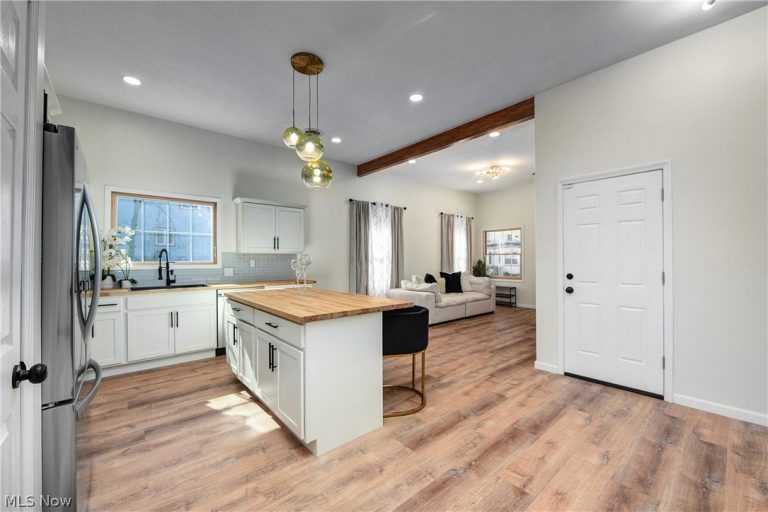 924 Greyton, Cleveland Heights, OH - Photo 8