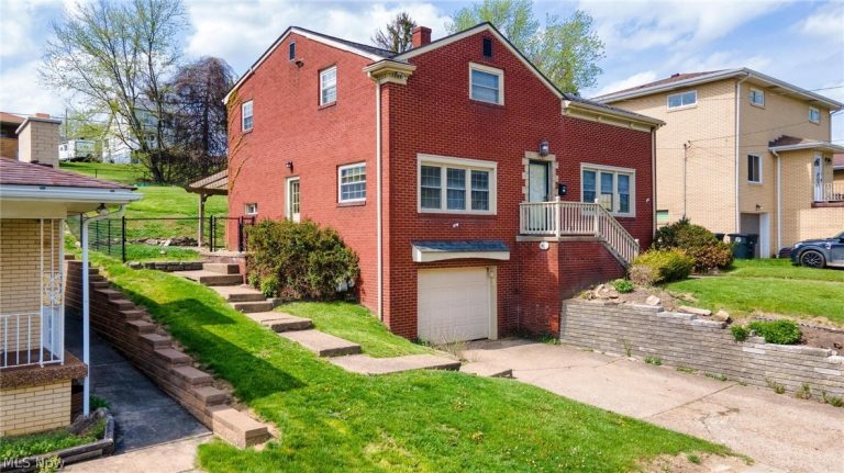 325 Garfield Avenue, Steubenville, OH - Photo 2