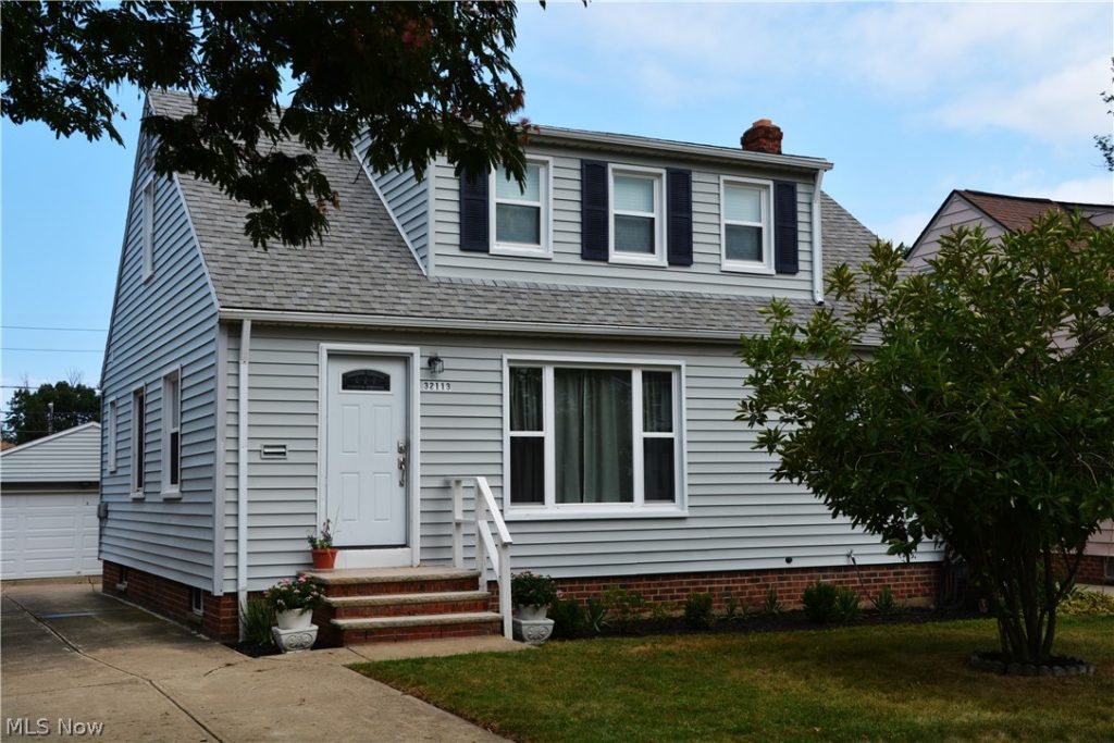 32113 Dickerson Road, Willowick, OH