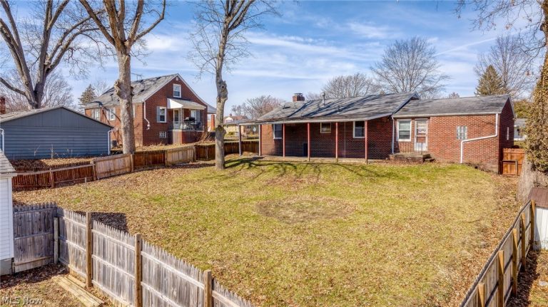 1410 Colonial Boulevard, Canton, OH - Photo 4